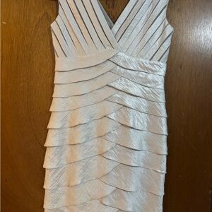 Adrianna Papell Ivory Tiered V-Neck Midi Dress